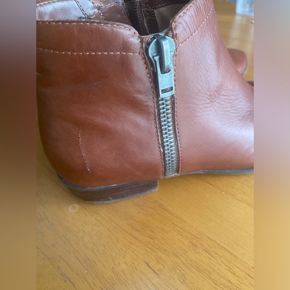 Brown leather naturalizer ankle booties - Picture 3 of 12